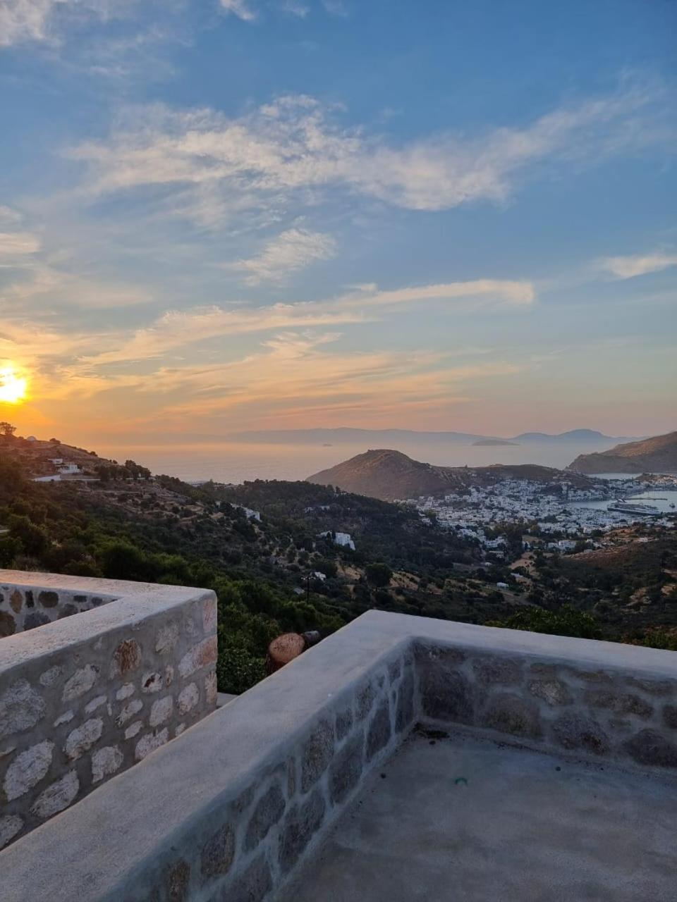 TRADITIONAL STUDIO Chora Patmos Exterior foto